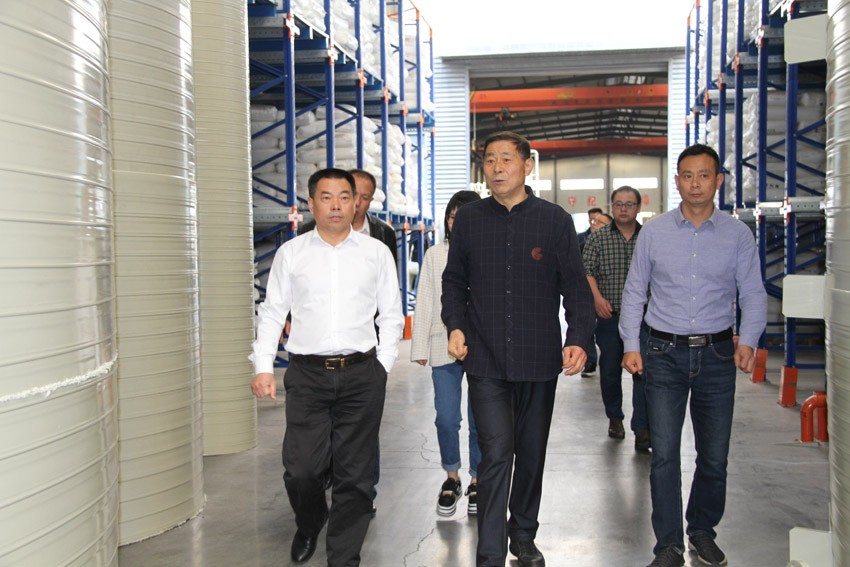 杭州新安江工业泵-市常务副市长俞伟等市领导一行来公司走访调研 (4)